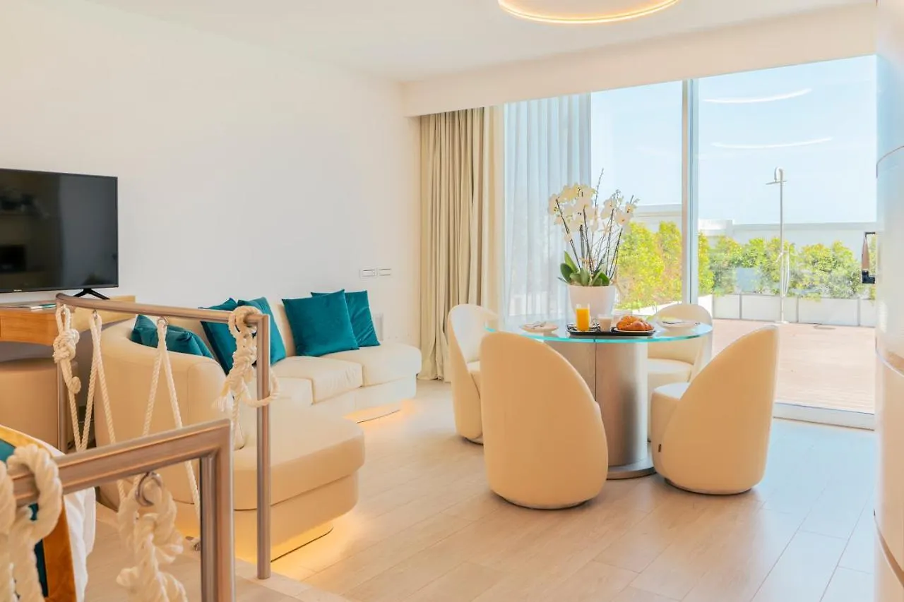 New Bussola Hotel Quartu Sant'Elena 0*,